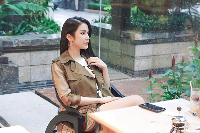 Diệp Lâm Anh khoe nhan sắc với góc chụp nghiêng. Nữ diễn viên đang mang thai con thứ hai.