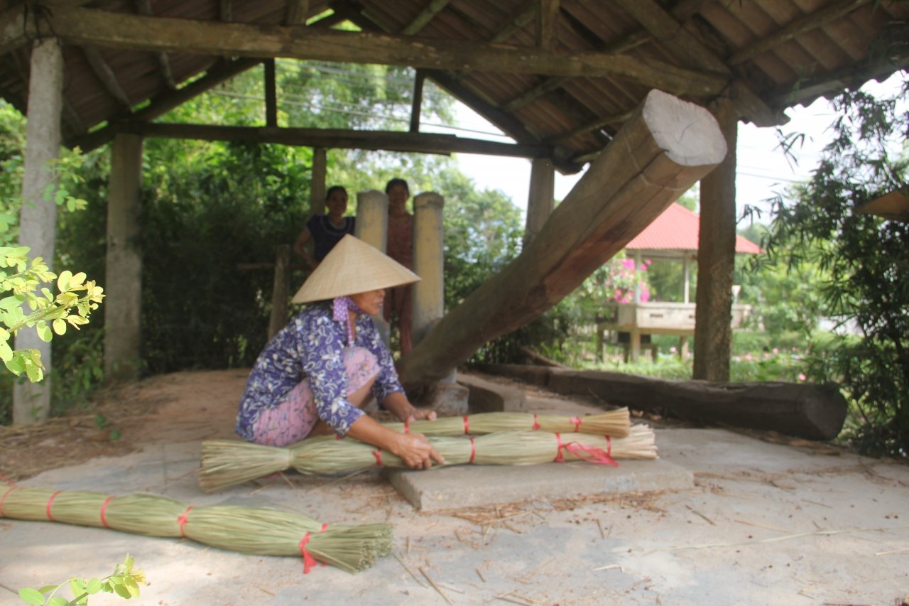 chiem-nguong-mu-tui-xach-duoc-lam-tu-co