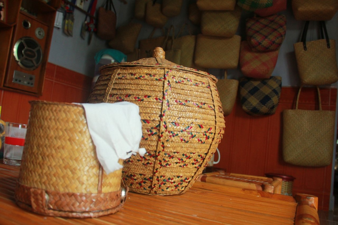 chiem-nguong-mu-tui-xach-duoc-lam-tu-co