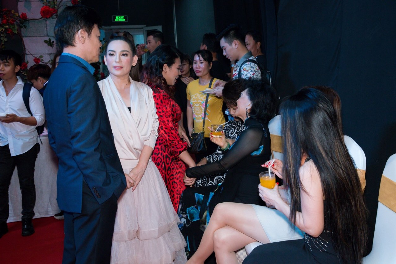 Dù mâu thuẫn trong quá khứ nhưng danh ca Phương Dung đã bác bỏ.