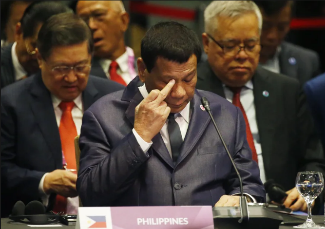 Tổng thống Philippines gần đây bị chỉ trích quá mềm mỏng với Bắc Kinh.