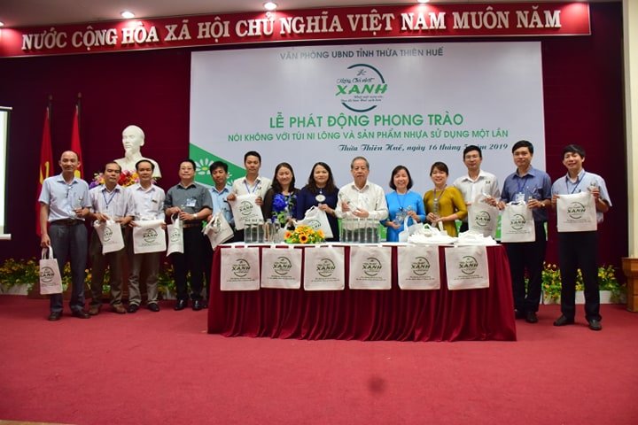 can-bo-cong-vien-chuc-phai-la-nhung-nguoi-tien-phong-trong-viec-noi-khong-voi-tui-ni-long-va-san-pham-nhua-su-dung-mot-lan