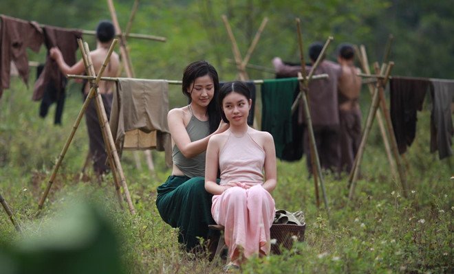 dao-dien-len-tieng-khi-de-co-be-13-tuoi-dong-canh-nong-trong-vo-ba