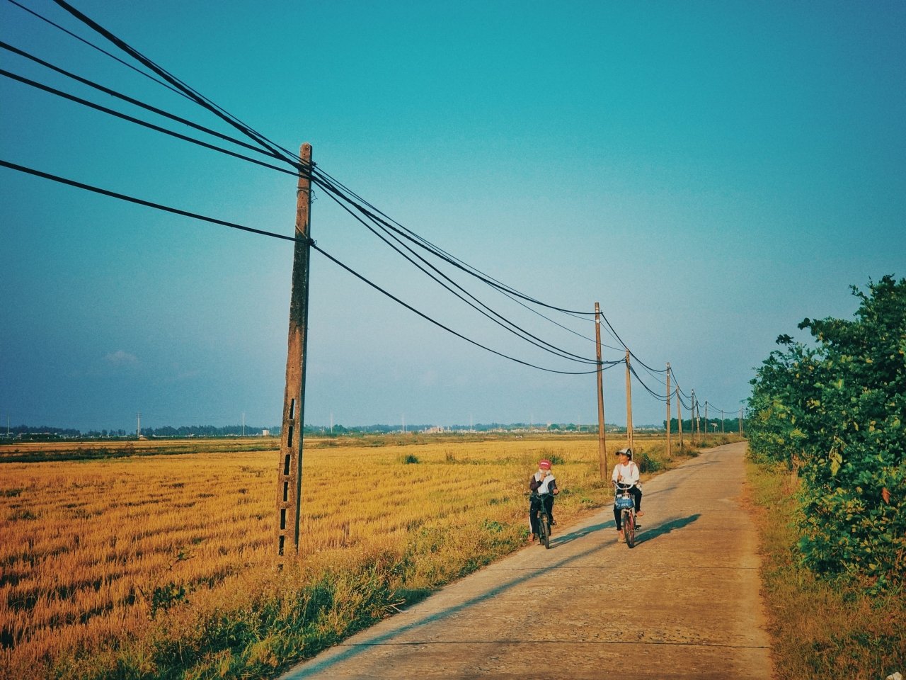hue-nhung-ngay-vang-nang