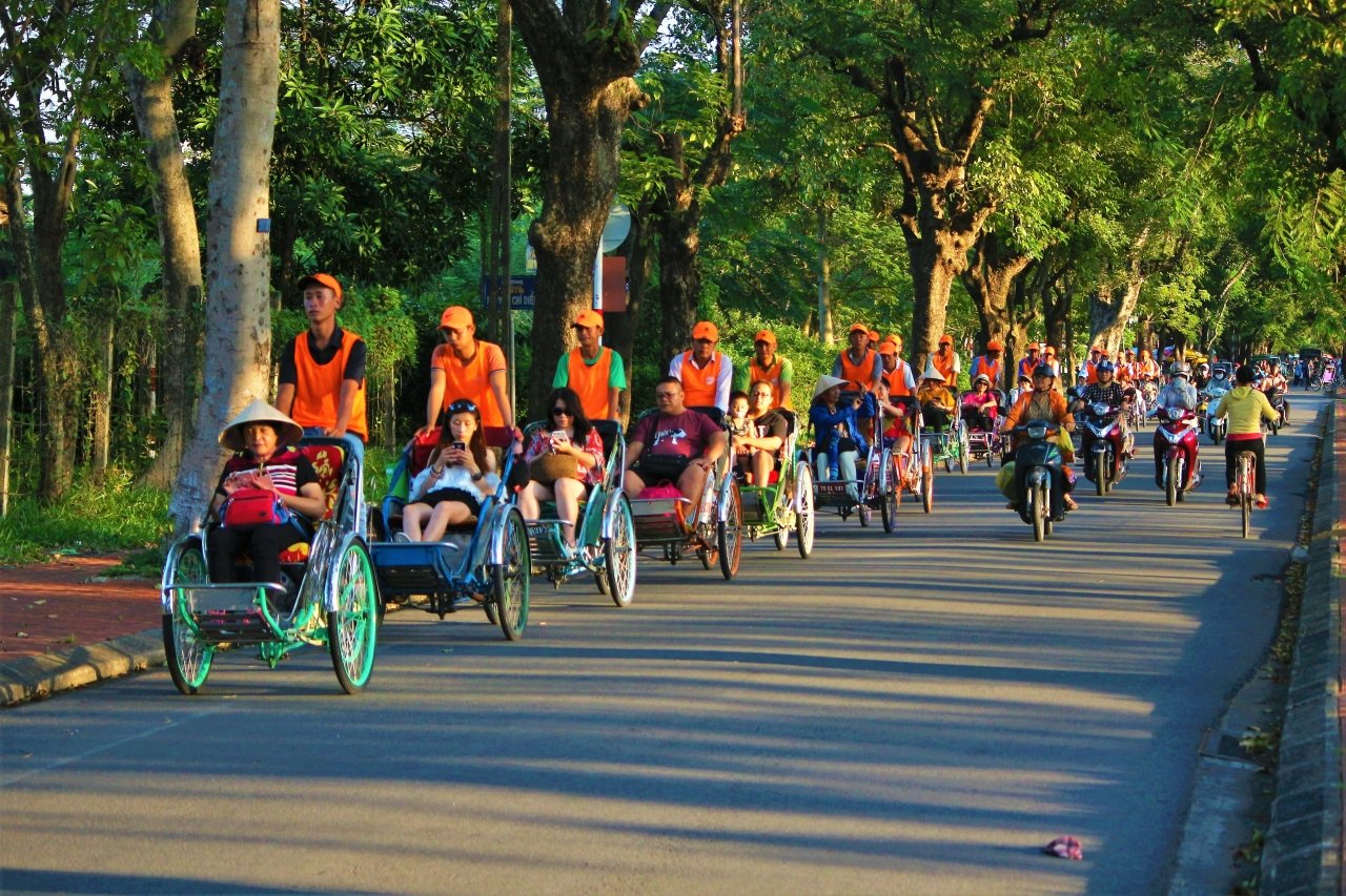 hue-nhung-ngay-vang-nang