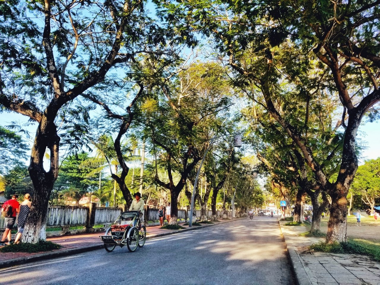 hue-nhung-ngay-vang-nang