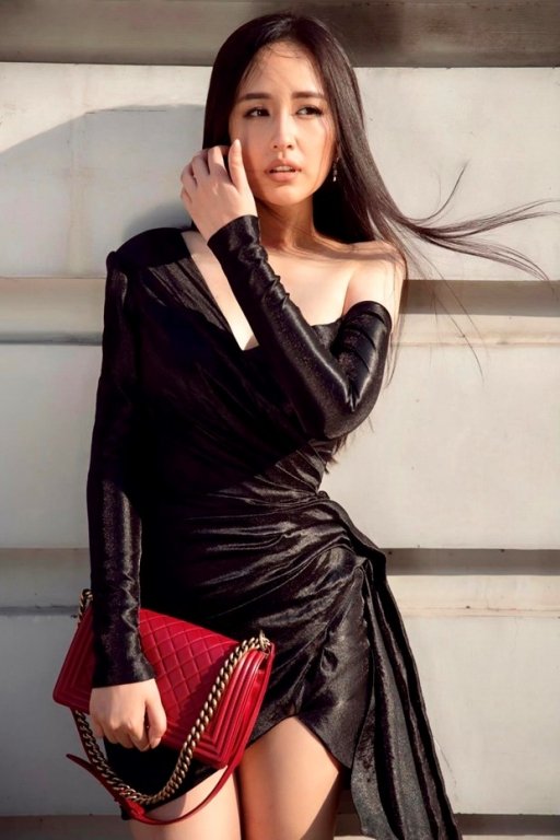 Theo thông báo từ ban tổ chức Miss World Việt Nam 2019, Hoa hậu Việt Nam 2006 Mai Phương Thúy chính thức có mặt trong hội đồng giám khảo, bên cạnh Hoa hậu Hà Kiều Anh. Còn Hoa hậu Mỹ Linh và Tiểu Vy đảm nhận vai trò đại sứ của cuộc thi.
