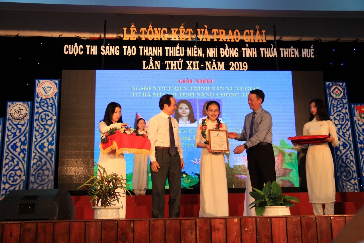 la-mat-voi-giay-lam-tu-ba-mia-co-tinh-nang-chong-tham