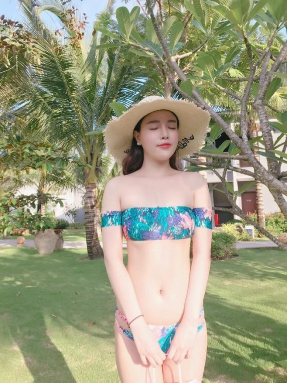 em-gai-mai-phuong-thuy-ngay-cang-quyen-ru
