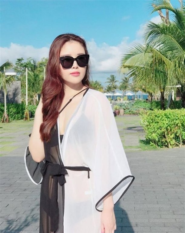 em-gai-mai-phuong-thuy-ngay-cang-quyen-ru