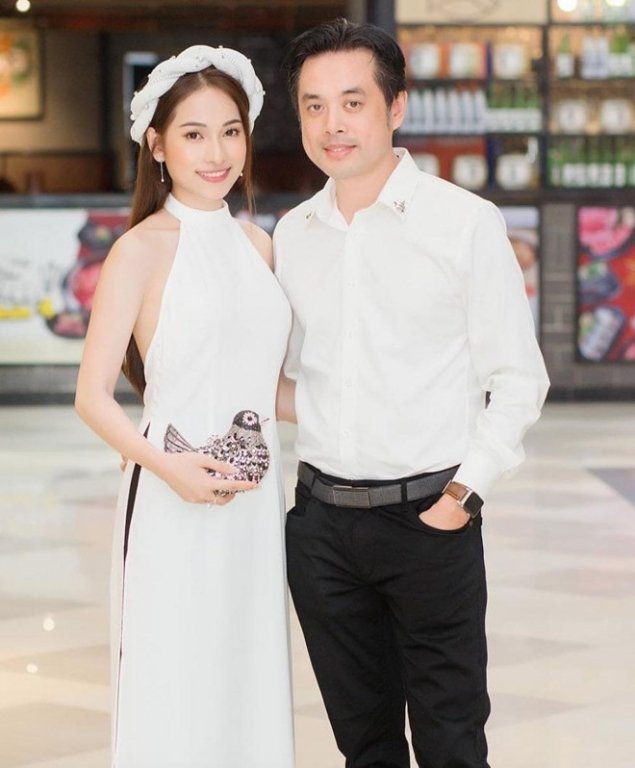 sao-viet-hom-nay-lan-hiem-hoi-hoa-hau-ngoc-han-dien-bikini-sara-luu-len-tieng-truoc-tin-cuoi-duong-khac-linh-vao-ngay-26