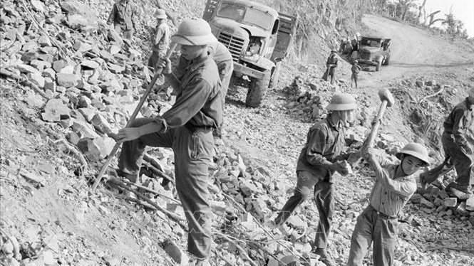 chuong-trinh-dac-biet-ky-niem-60-nam-ngay-mo-duong-ho-chi-minh