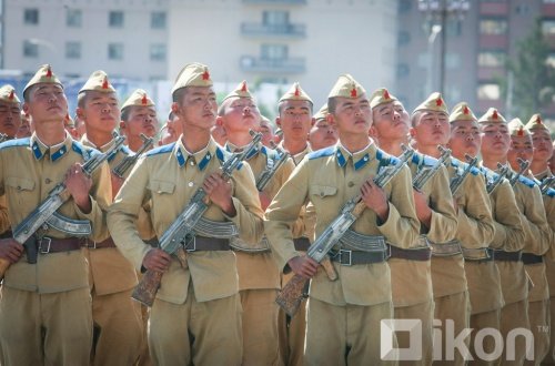ngo-ngang-cach-an-mac-cua-tan-binh-quan-doi-mong-co