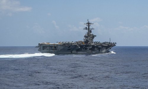 Tàu sân bay USS Abraham Lincoln trên đường tới Trung Đông hồi đầu tháng 5. Ảnh: US Navy.