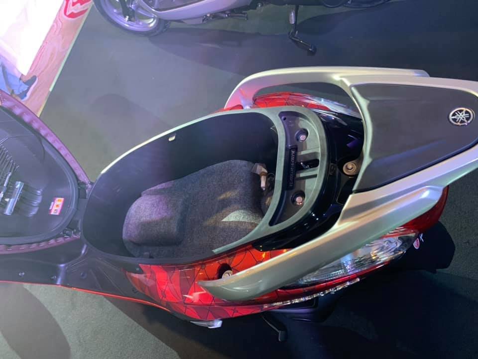 yamaha-ra-mat-xe-tay-ga-moi-latte-de-bep-hay-diem-to-cho-honda-lead