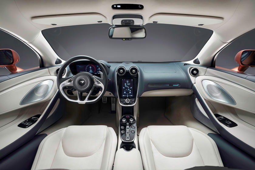 Với thiết kế nội thất như trong hình, hãng McLaren tự tin rằng, khách hàng của họ sẽ có một chiếc xe hơi hạng sang chất lượng nhất từ trước đến nay.