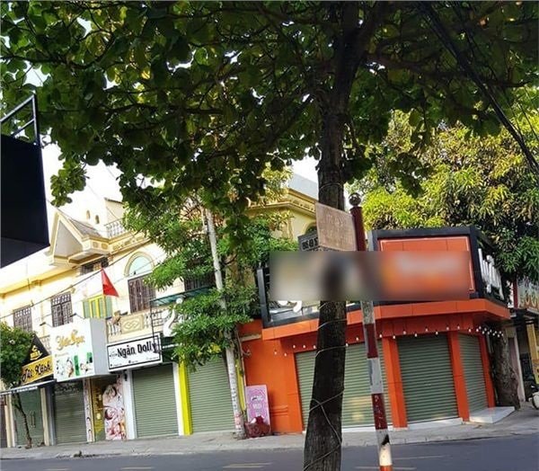 Shop thời trang đóng cửa sau sự việc.