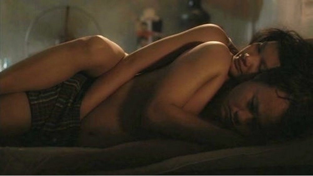 loat-nu-dien-vien-viet-tung-gay-bao-voi-canh-nong-tao-bao