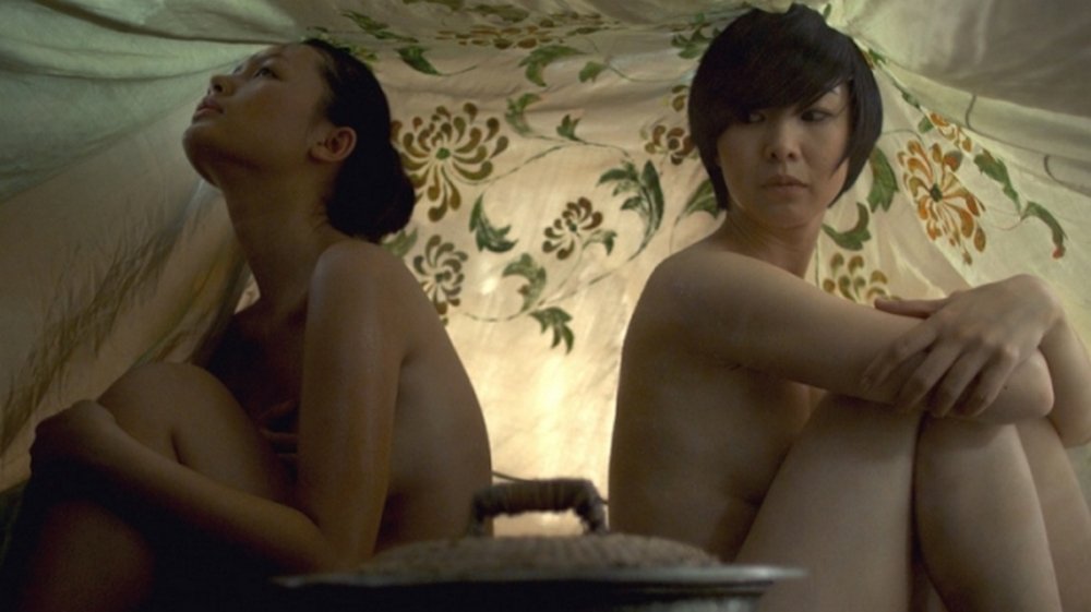 loat-nu-dien-vien-viet-tung-gay-bao-voi-canh-nong-tao-bao
