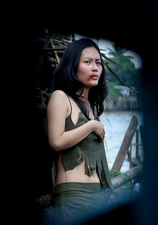 loat-nu-dien-vien-viet-tung-gay-bao-voi-canh-nong-tao-bao