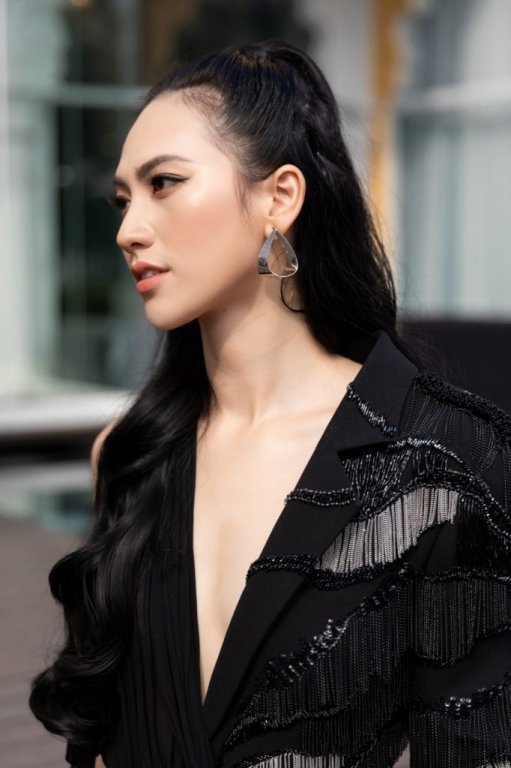 phuong-anh-dao-goi-cam-tham-du-ra-mat-phim-ngan-cua-dao-dien-ridley-scott