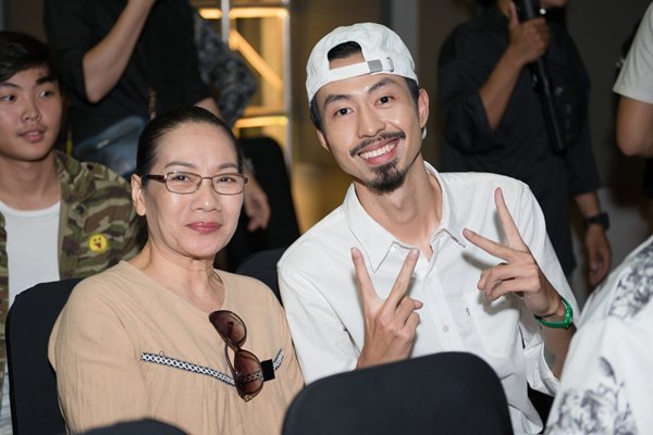 rapper-den-vau-len-tieng-ve-nghi-van-bi-mat-hen-ho-hhen-nie