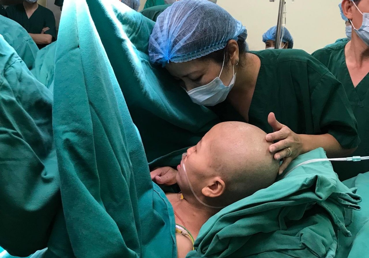 Sản phụ Nguyễn Thị Liên trong ca mổ bắt con vô cùng đặc biệt.