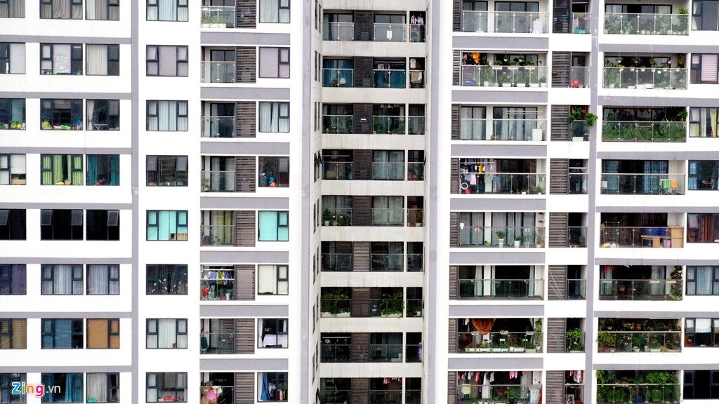 20 tòa chung cư chen chúc trên tuyến đường 720 m tại Hà Nội
