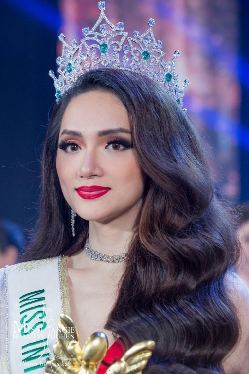 huong-giang-lieu-co-phai-la-hoa-hau-chuyen-gioi-quoc-te-dep-nhat-lich-su