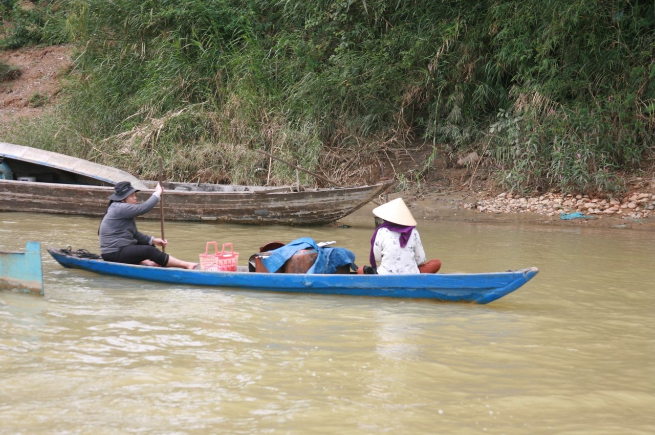 chuyen-buon-o-xom-van-chai-khe-thoi