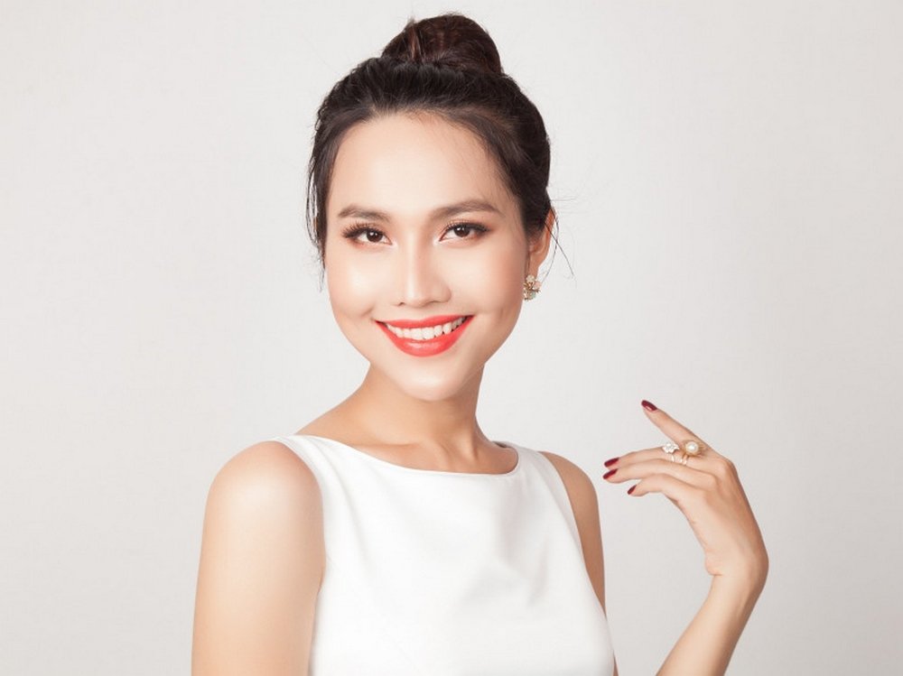 nhan-sac-ngot-ngao-cua-3-hoa-hau-chuyen-gioi-duoc-cong-nhan-o-viet-nam