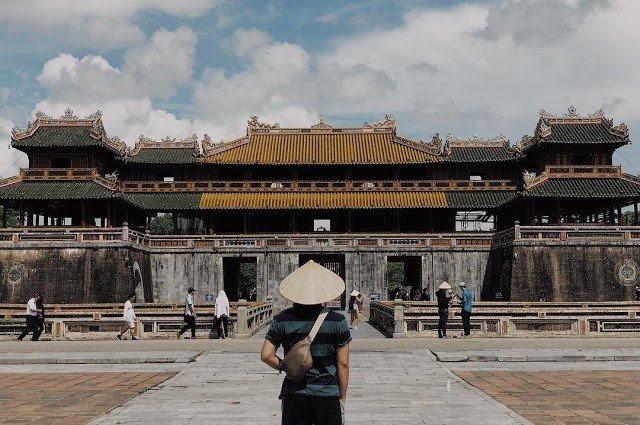 Khoan về quê nuôi cá và trồng rau, nếu mệt quá hãy... đến Huế để tâm hồn phiêu dạt như áng mây bên trời - Ảnh 5.