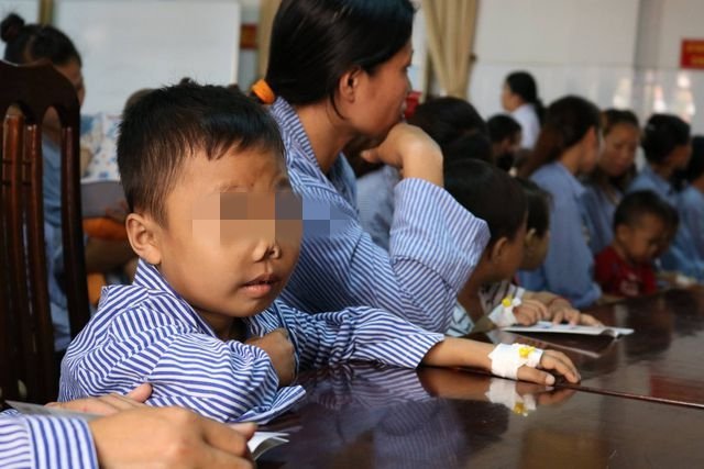 can-benh-cua-be-gai-trung-quoc-duoc-bo-cho-ngu-trong-huyet-mo-12-trieu-nguoi-viet-deu-mang-gen
