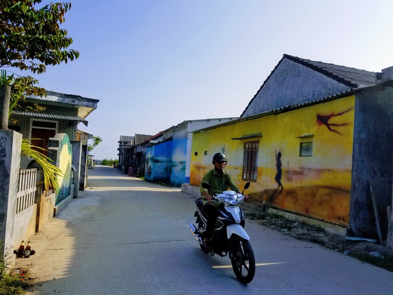 ngo-ngang-voi-bich-hoa-ruc-ro-cua-lang-chai-ben-pha-tam-giang