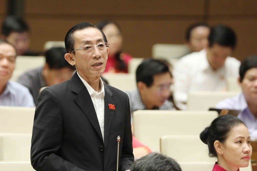 tang-gia-dien-thoi-buc-xuc-duoc-khong