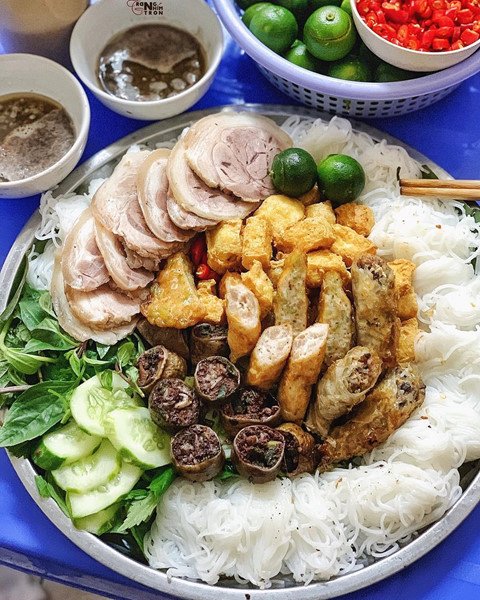 bun-mam-nem-thit-luoc-va-6-mon-bun-kho-de-an-ngay-mat