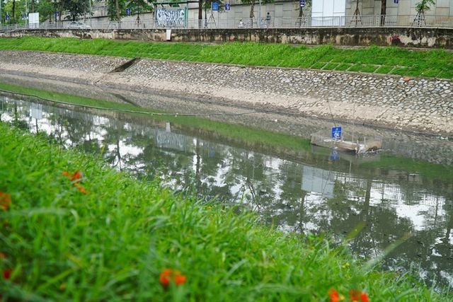 Nước sông Tô lịch đổi màu sau nửa tháng lọc bằng công nghệ Nhật - 2