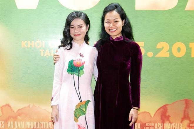tranh-cai-quanh-viec-su-dung-dien-vien-13-tuoi-cho-canh-tinh-duc-trong-phim-vo-ba