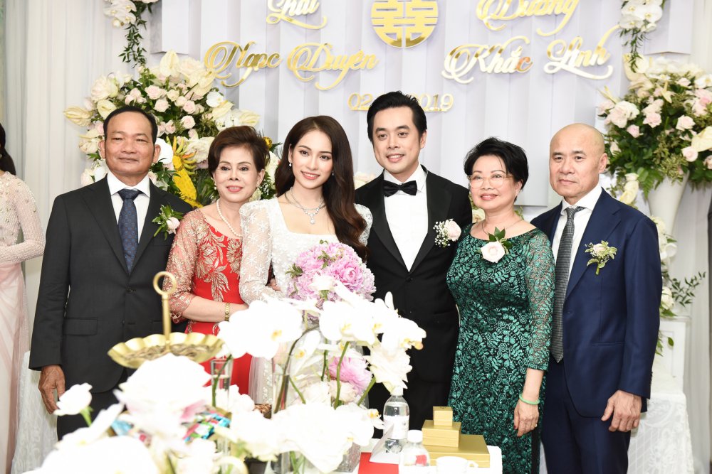 duong-khac-linh-hanh-phuc-hon-sara-luu-trong-le-an-hoi