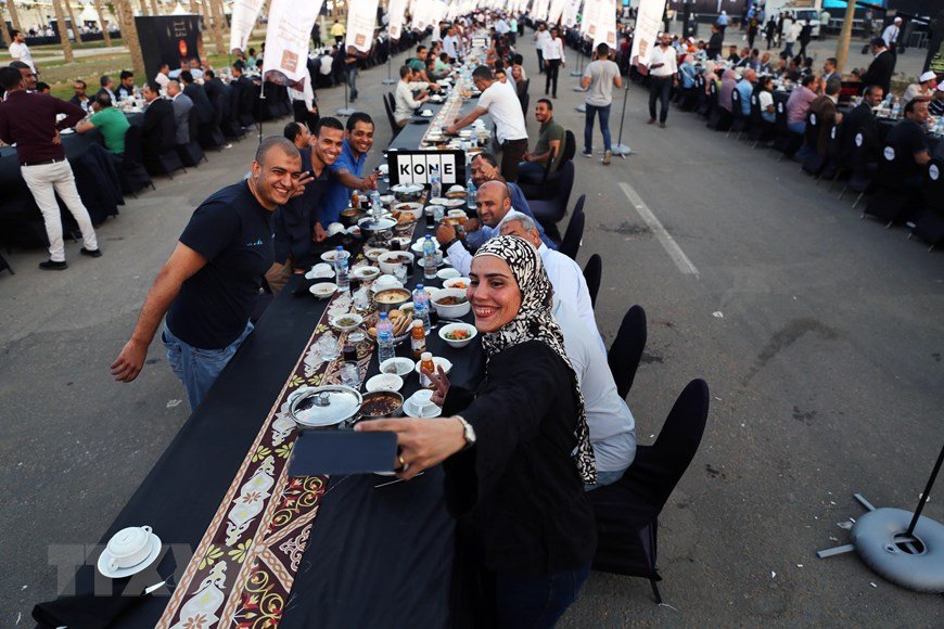 ban-tiec-iftar-dai-3000m-duoc-ghi-vao-guinness