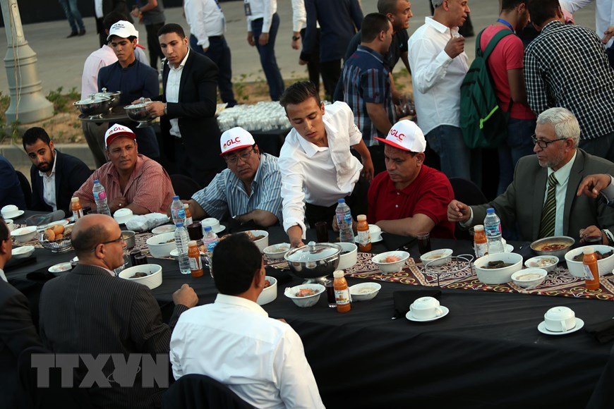 ban-tiec-iftar-dai-3000m-duoc-ghi-vao-guinness