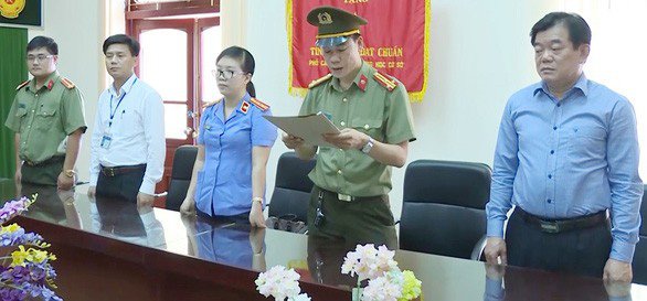 xem-xet-thi-hanh-ky-luat-giam-doc-so-gd-dt-tinh-son-la-ong-hoang-tien-duc