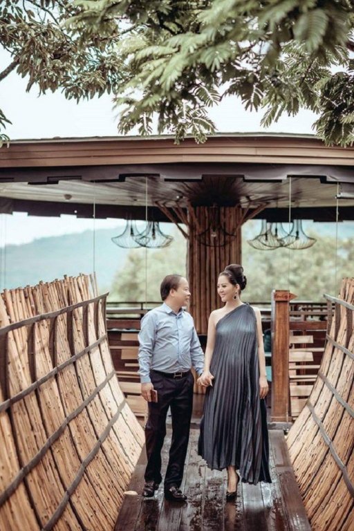 ca-si-dinh-hien-anh-vo-thu-truong-huynh-quang-hai-kinh-doanh-gi
