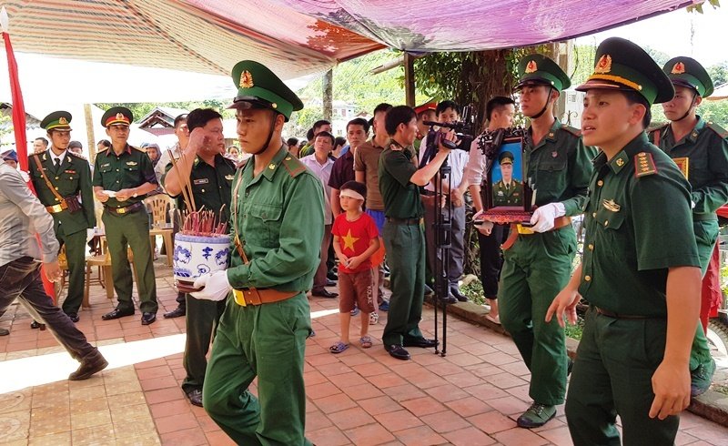 dam-nuoc-mat-truy-dieu-thieu-ta-bien-phong-thanh-hoa-hi-sinh-khi-bat-ma-tuy-8.jpg