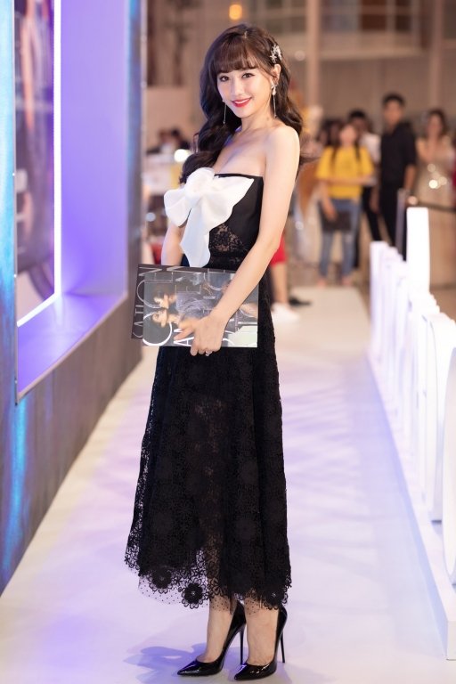 my-nhan-viet-mac-dep-tuan-qua