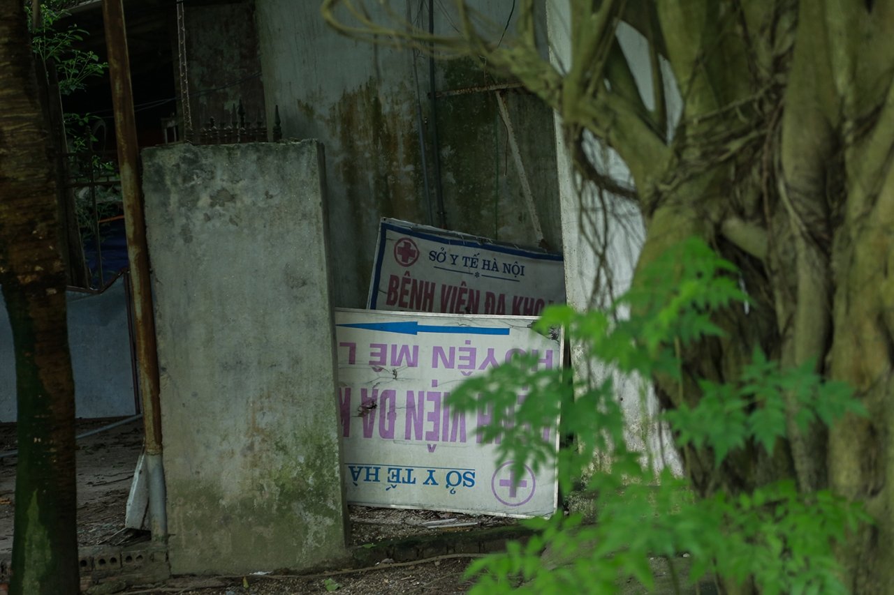 du-an-benh-vien-1000-giuong-tai-ha-noi-bi-bo-hoang-co-moc-um-tum