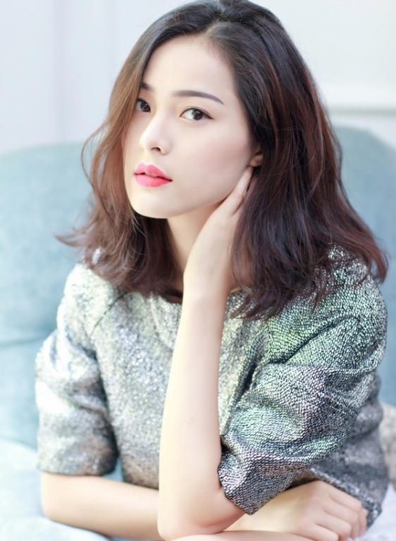 Những tưởng Hạ Vi sẽ trở thành ngôi sao điện ảnh mới trong làng phim Việt nhưng trái lại, sự nghiệp của cô ngày càng mờ nhạt.