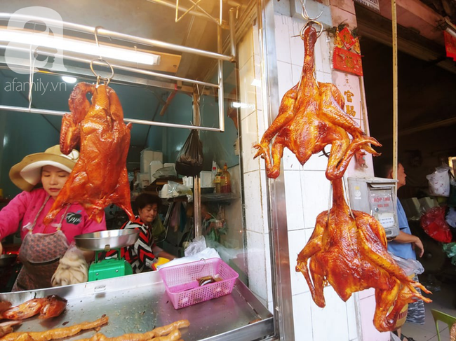 Gà không bán chạy bằng vịt nhưng cũng được tiêu thụ nhiều.