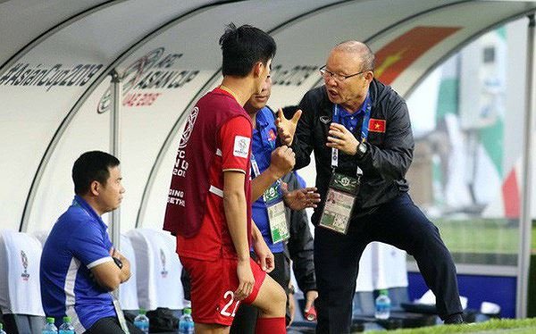 hlv-park-hang-seo-than-thien-gan-gui-va-gu-thoi-trang-gian-di
