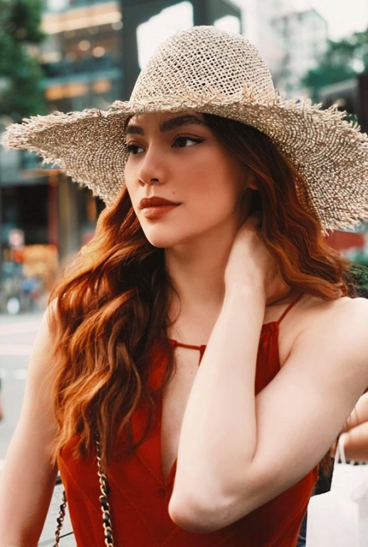 Hồ Ngọc Hà xinh đẹp hút hồn ở Singapore.